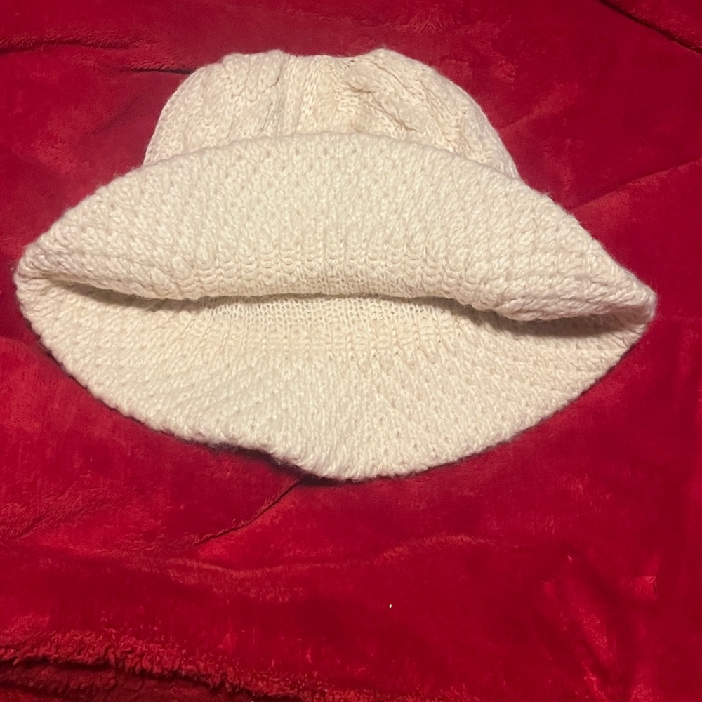 Cozy Cream Knit Hat